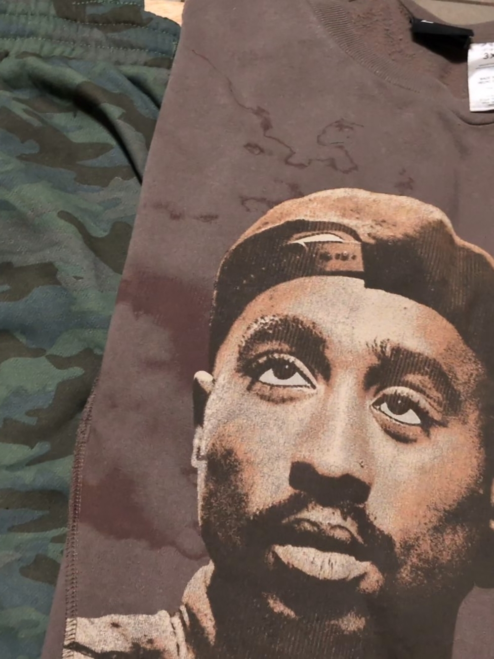 TUPAC & STITCH BUNDLE OF MEN'S NWT 3X SWEATSHIRTS, CARGO SHORTS & CAMO JOGGERS!